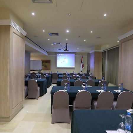 Warwick Palm Beach Hotel Beirut Exterior photo