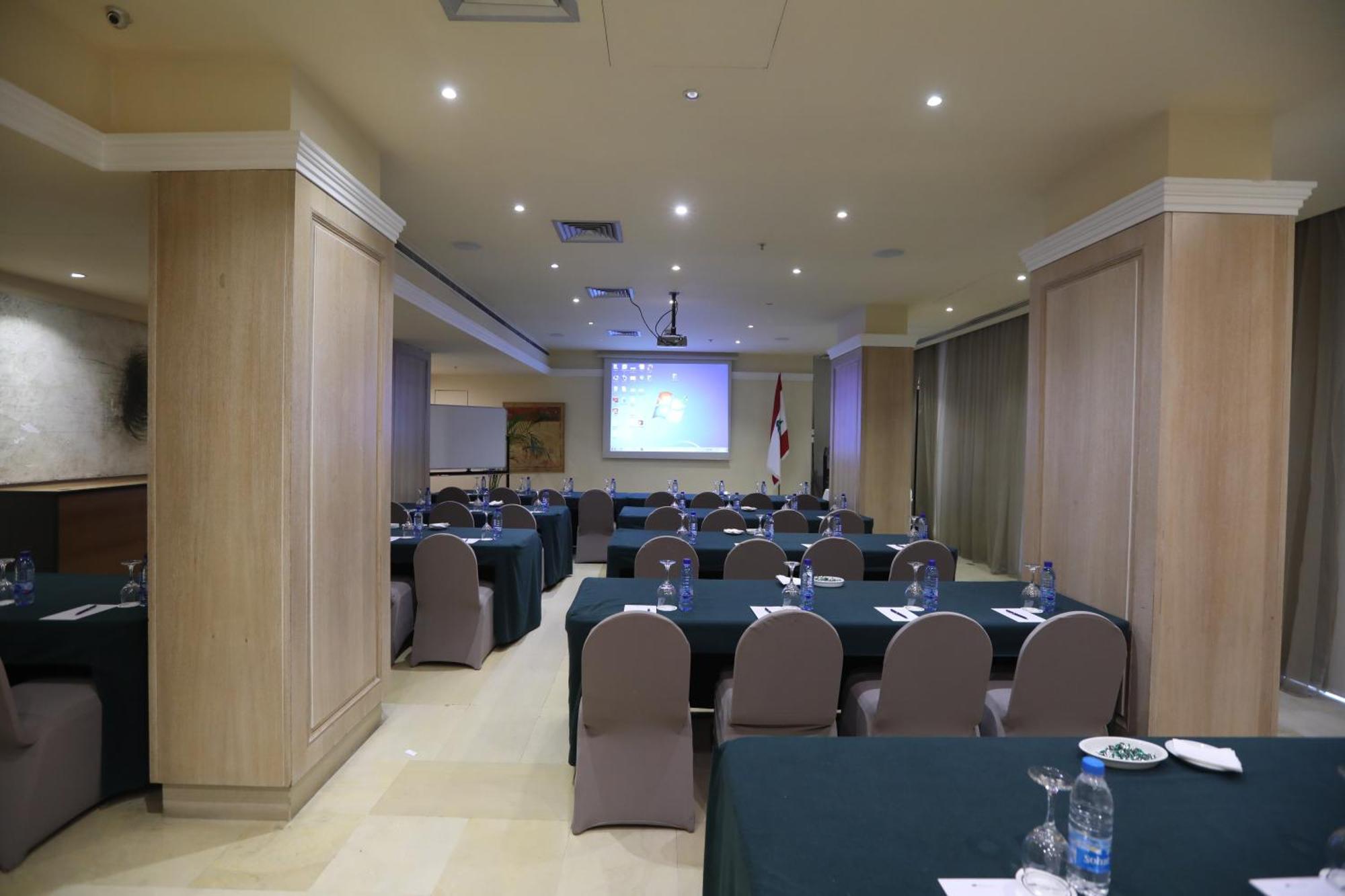 Warwick Palm Beach Hotel Beirut Exterior photo