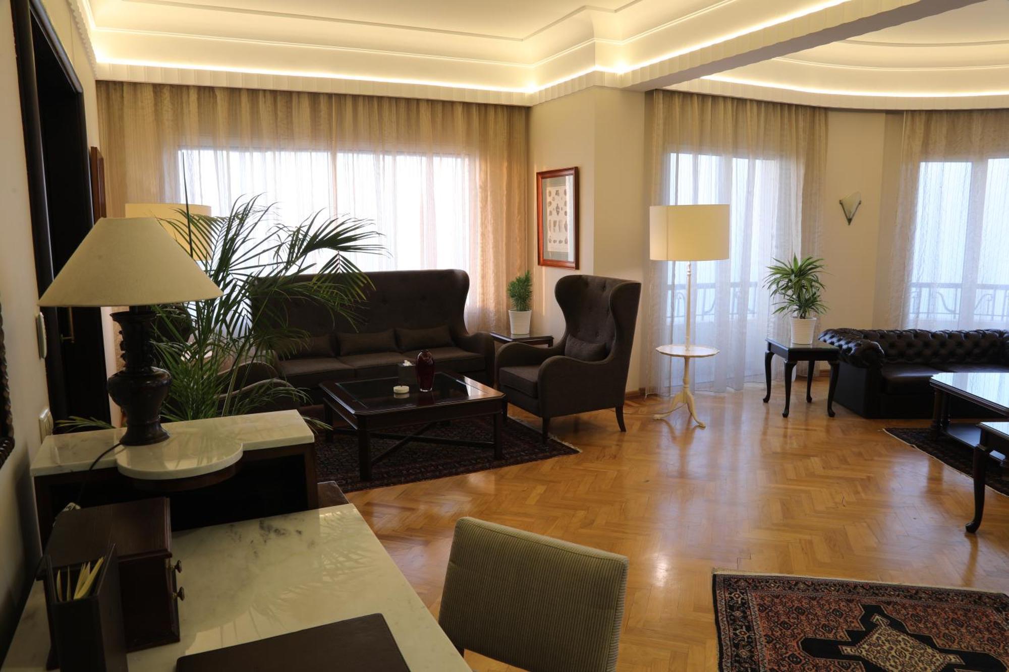 Warwick Palm Beach Hotel Beirut Exterior photo