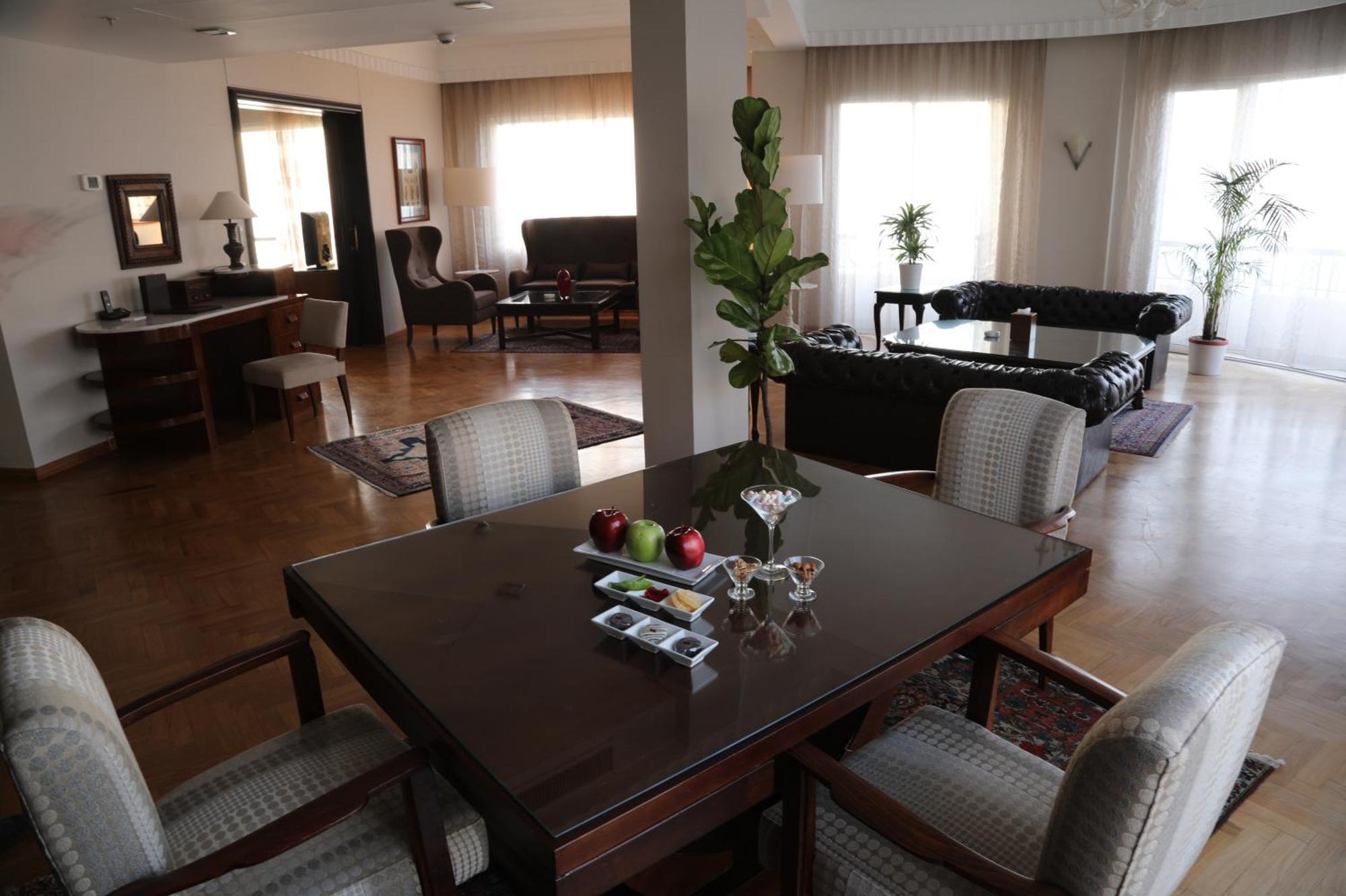 Warwick Palm Beach Hotel Beirut Exterior photo