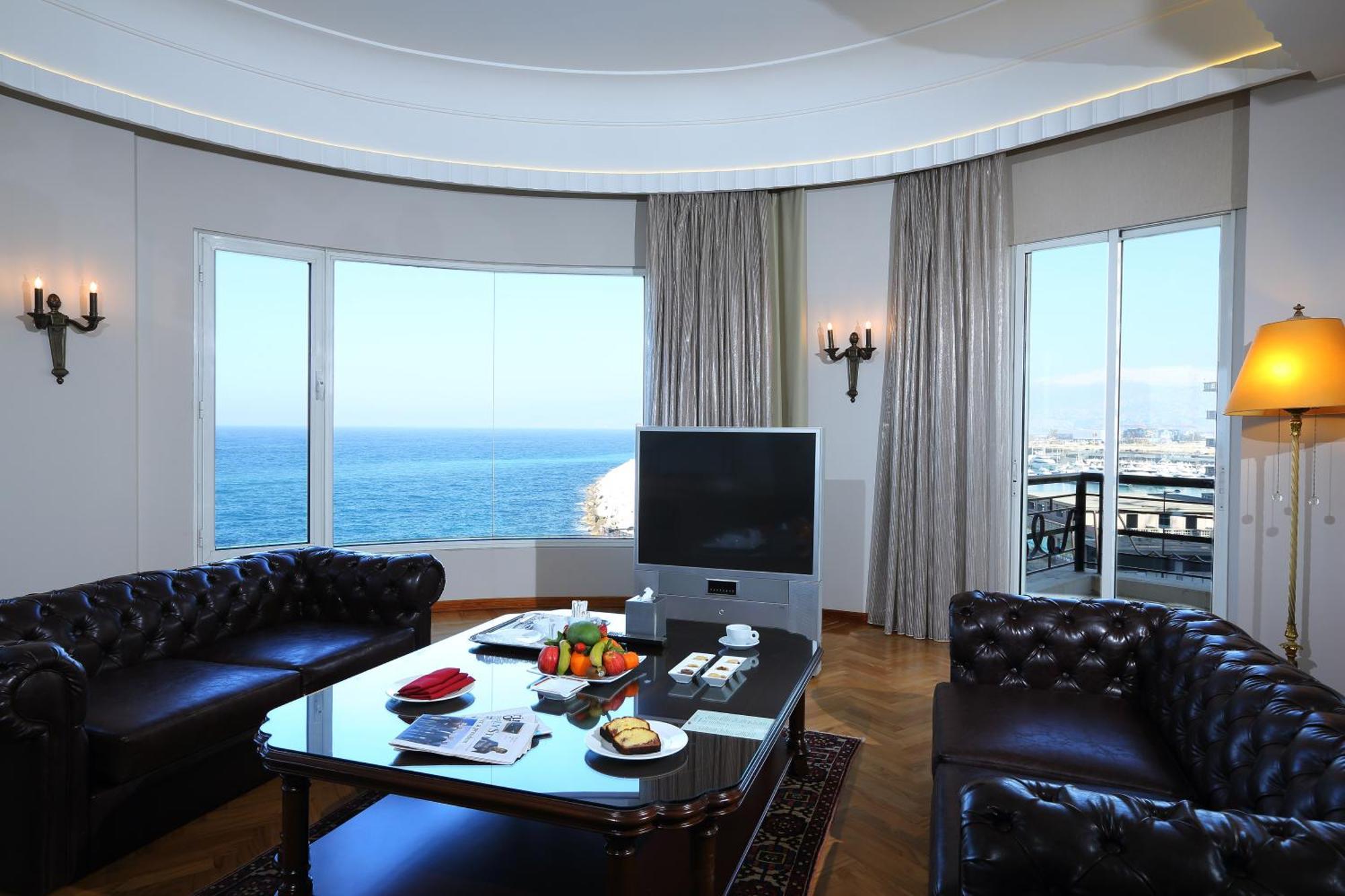 Warwick Palm Beach Hotel Beirut Exterior photo