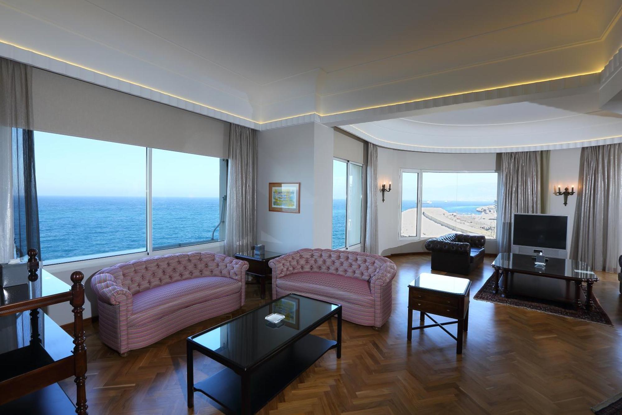Warwick Palm Beach Hotel Beirut Exterior photo