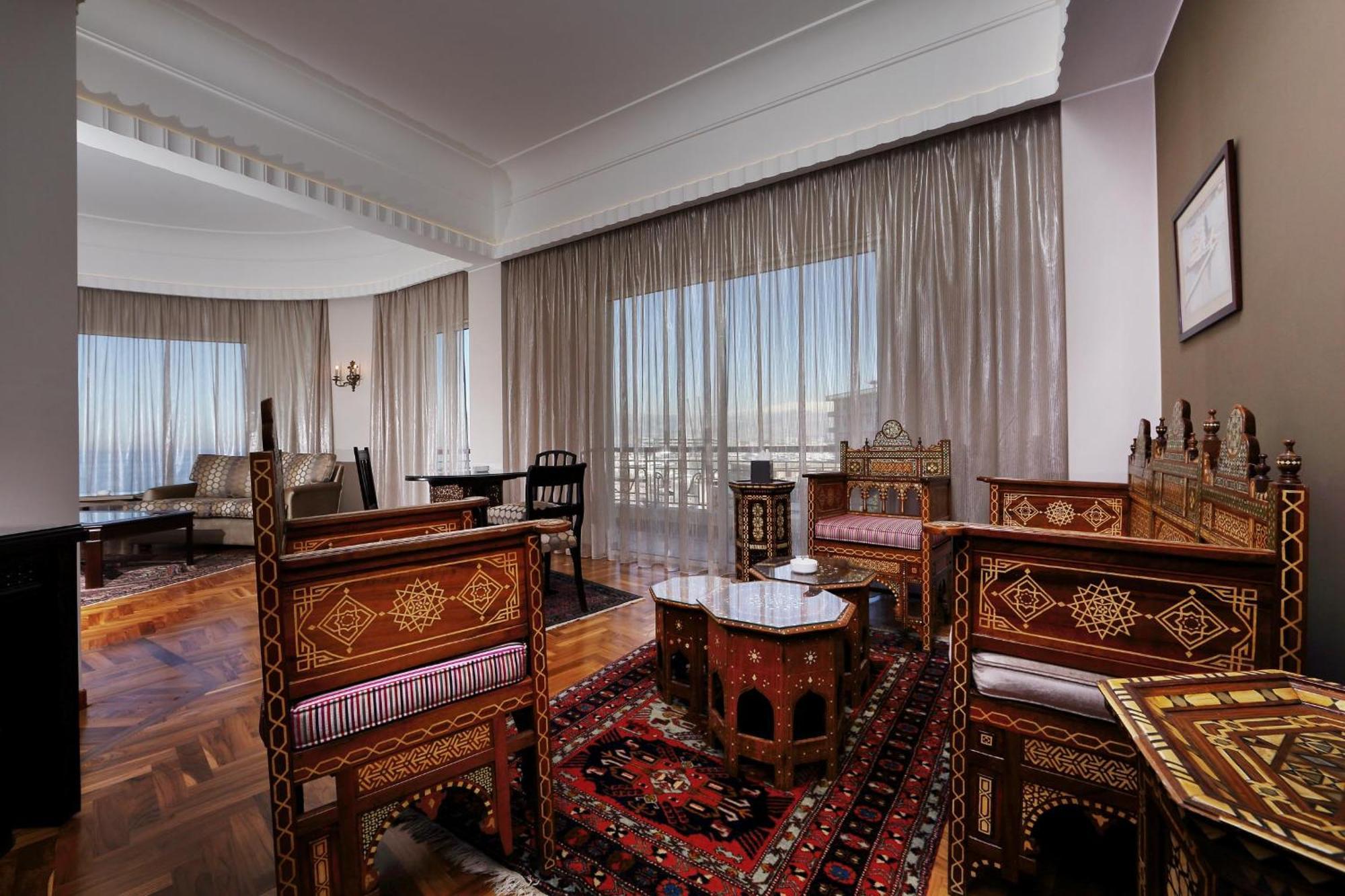 Warwick Palm Beach Hotel Beirut Room photo