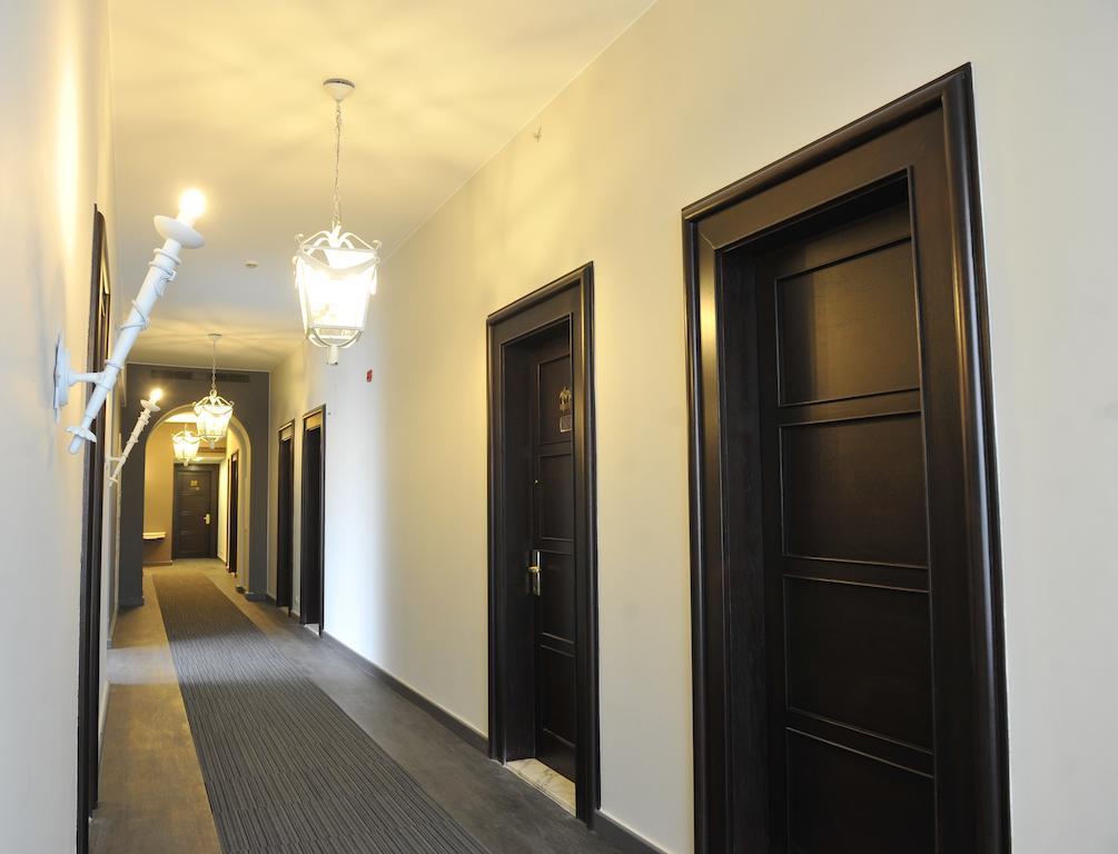 Warwick Palm Beach Hotel Beirut Exterior photo